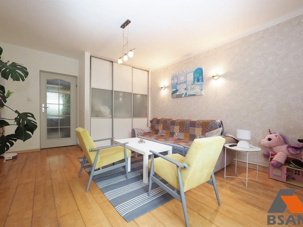 2 Pok. Mieszkanie O Pow. 50 Mkw. Os. Mieszka I