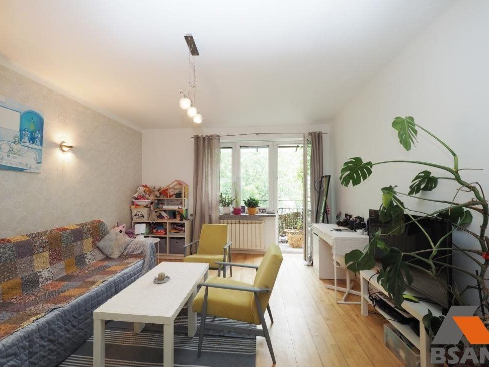 2 Pok. Mieszkanie O Pow. 50 Mkw. Os. Mieszka I