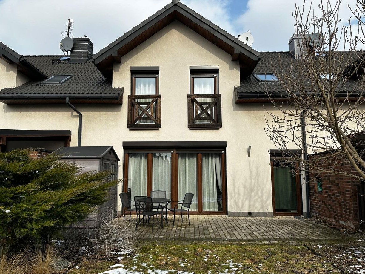 Nowoczesny i komfortowy dom w zabudowie szeregowej