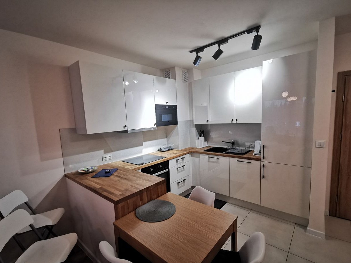 Kolonia Gosławicka, 2 pokoje, garaż, komórka