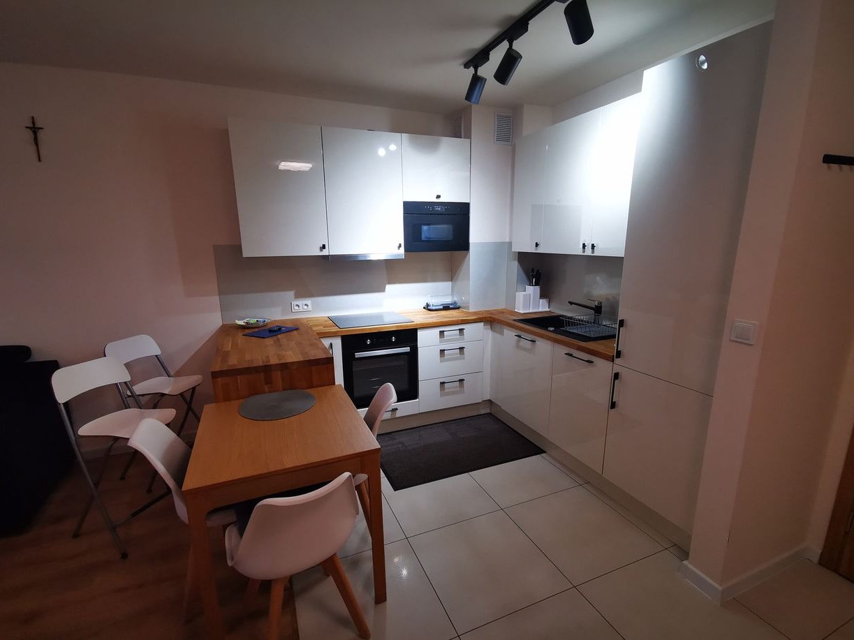 Kolonia Gosławicka, 2 pokoje, garaż, komórka