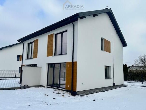 Możliwość zrobienia gabinetu na parterze! Centrum!