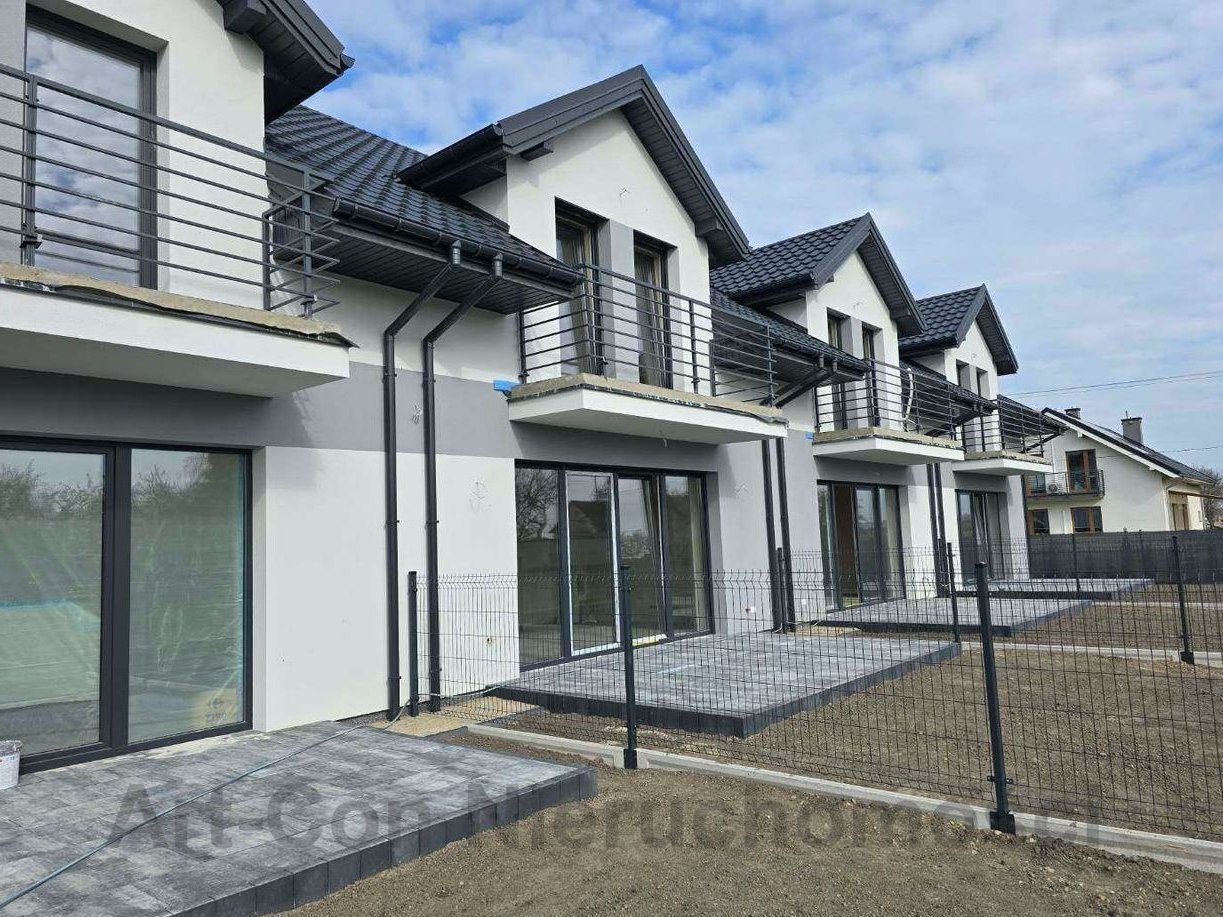 Segment środkowy 5-pokojowy 128m2 z działką 232m2 i garażem