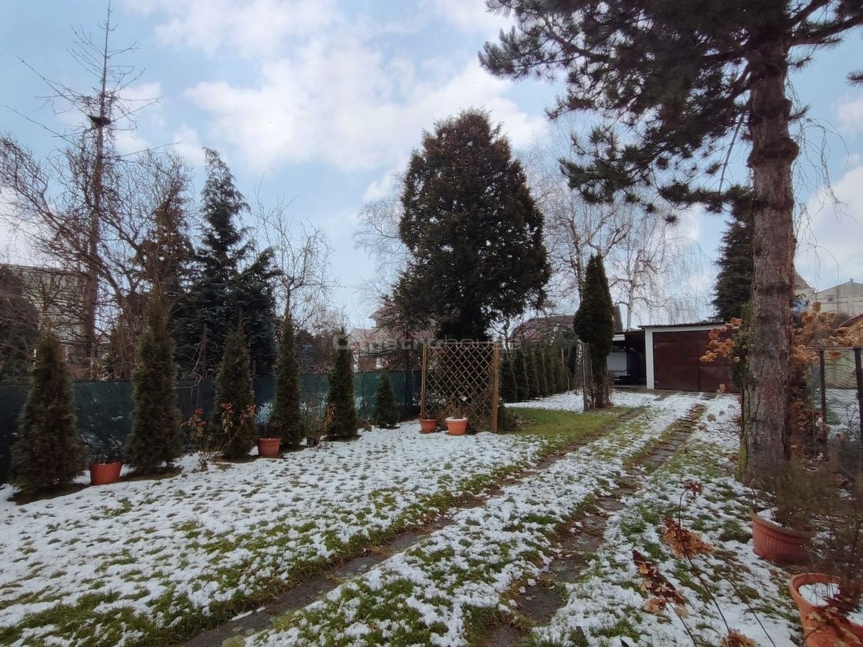 1/2 domu 89 m² (odrębna KW) + ogród i garaż