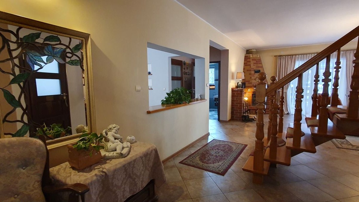 Rodzinny dom z pięknym tarasem, ogrodem i przestronnym wnętrzem