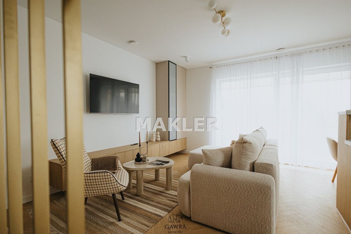 Piękne domy w otoczeniu zieleni ikanału Noteckieg