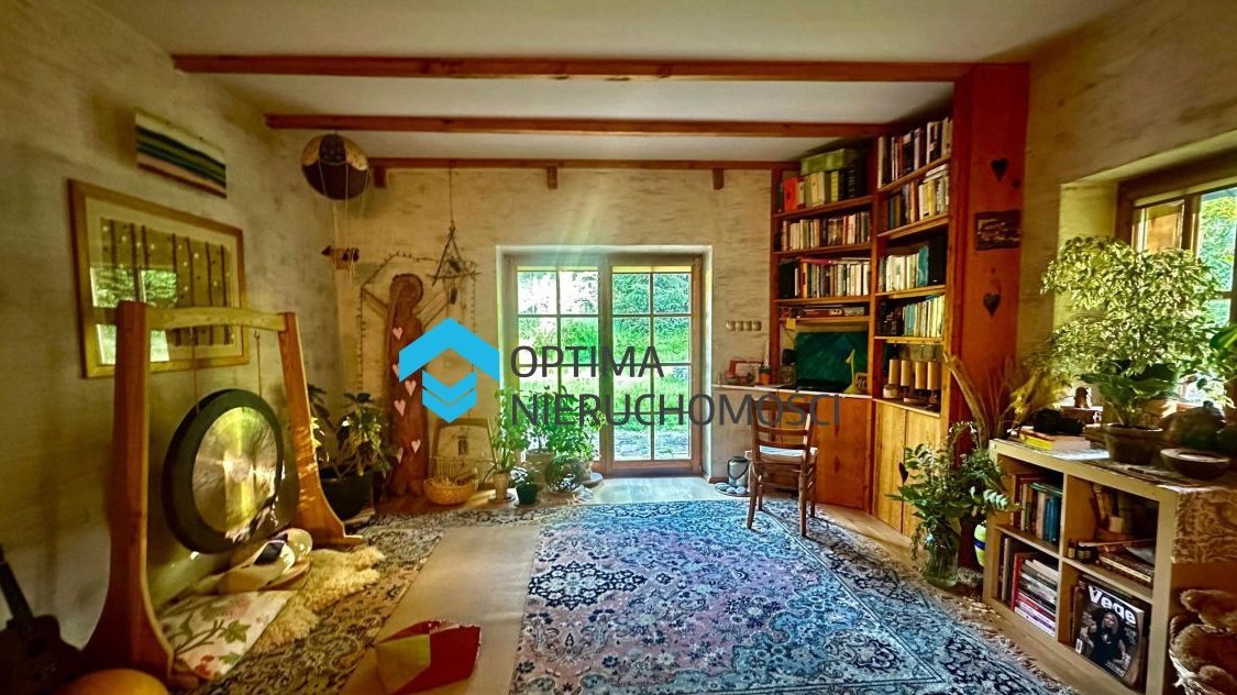 Bajowy dom w Trzcińsku