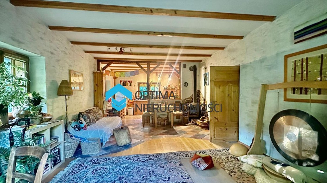 Bajowy dom w Trzcińsku