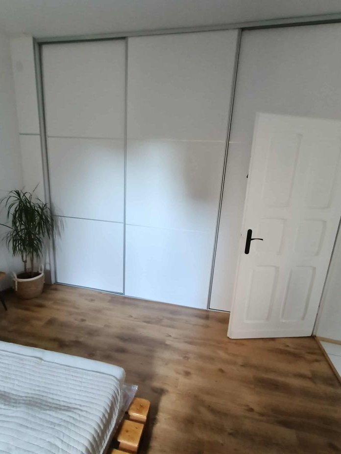 Sprzedam klasyczne mieszkanie z ogródkiem. 96 m2 centrum Wieruszów.