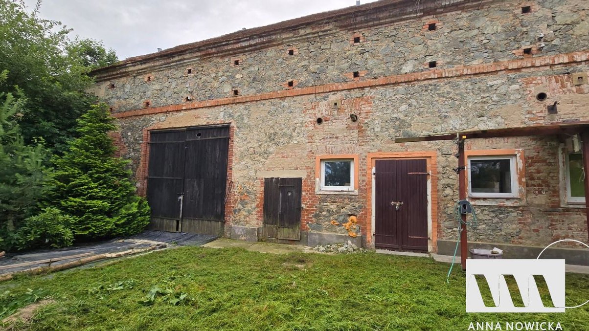 Na sprzedaż wyjątkowy dom z duszą w Piotrówku!