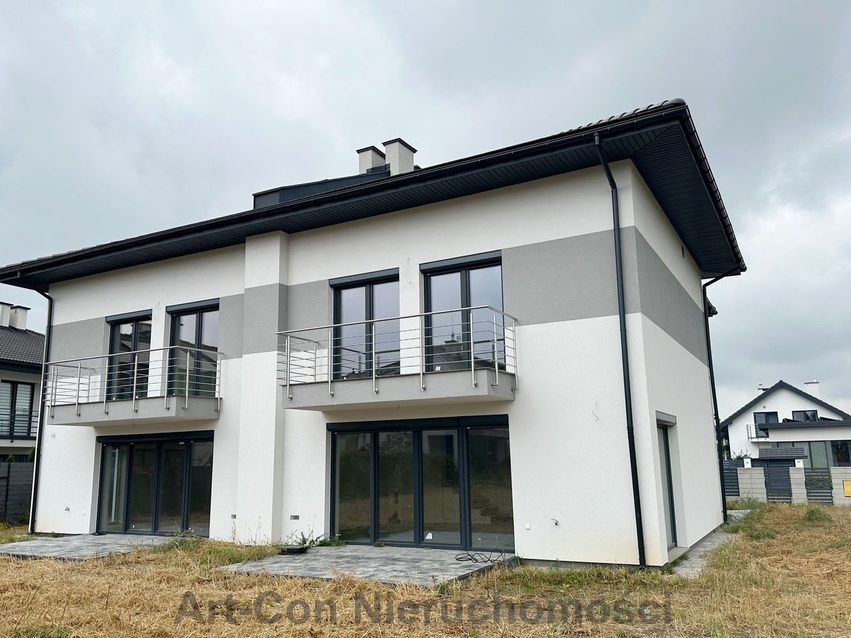 Bliźniak 160m2 + poddasze 40m2+ działka 554m2