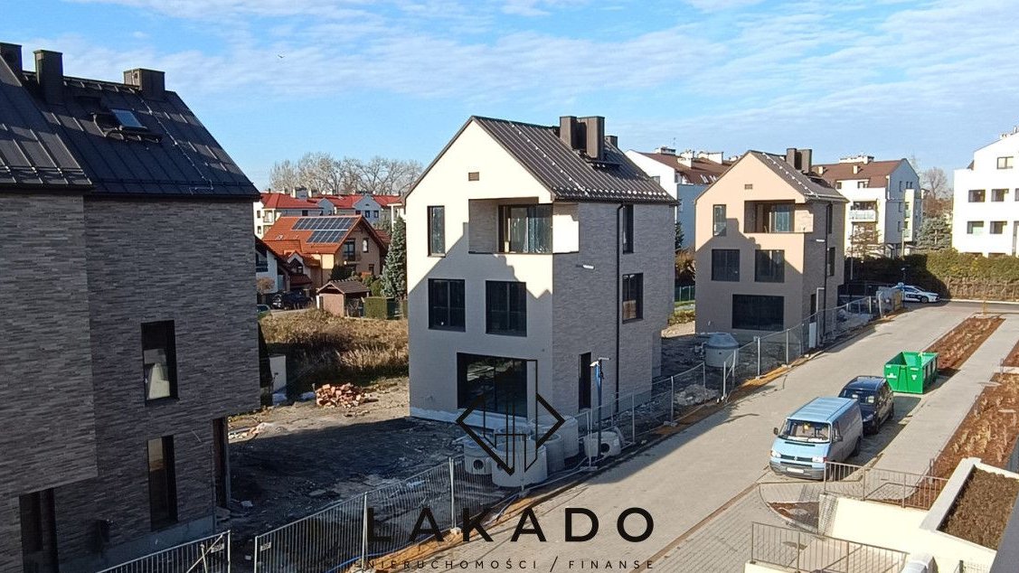 Komfortowy segment z dużym ogrodem-Bronowice