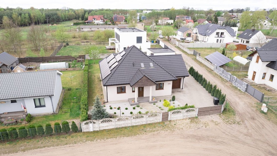 Dom (pompa ciepła, fotowoltaika) Glinno