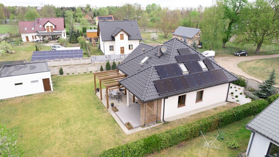 Dom (pompa ciepła, fotowoltaika) Glinno