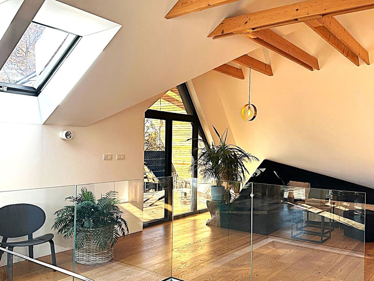 Dom z widokiem na Karkonosze, duża działka i domki, las