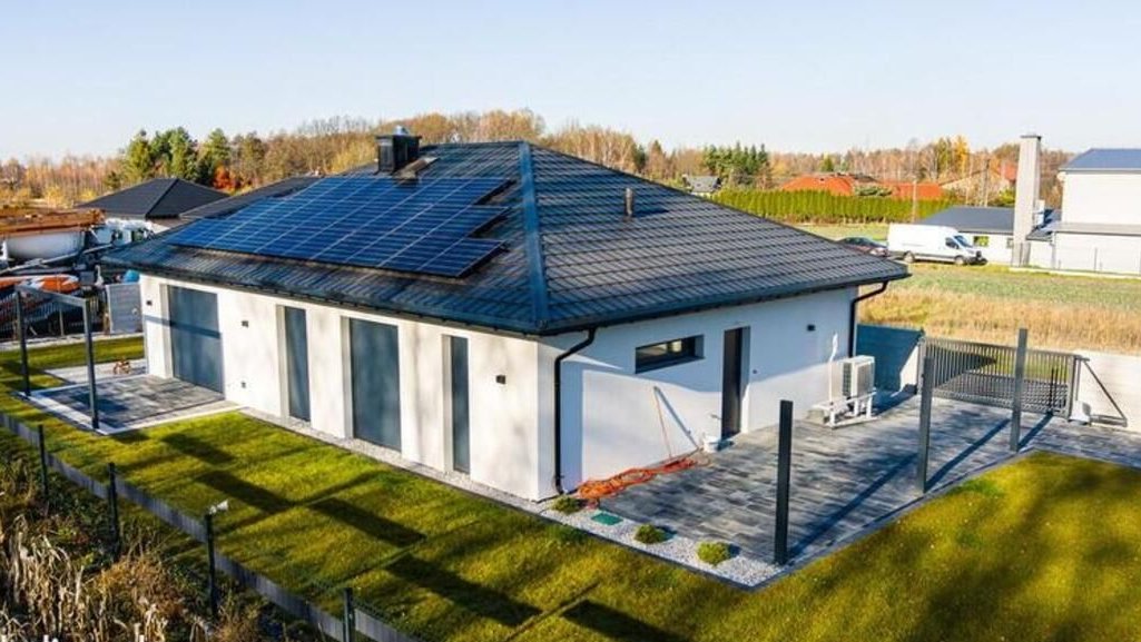 Nowoczesny dom 4 pokoje z garażem pod miastem