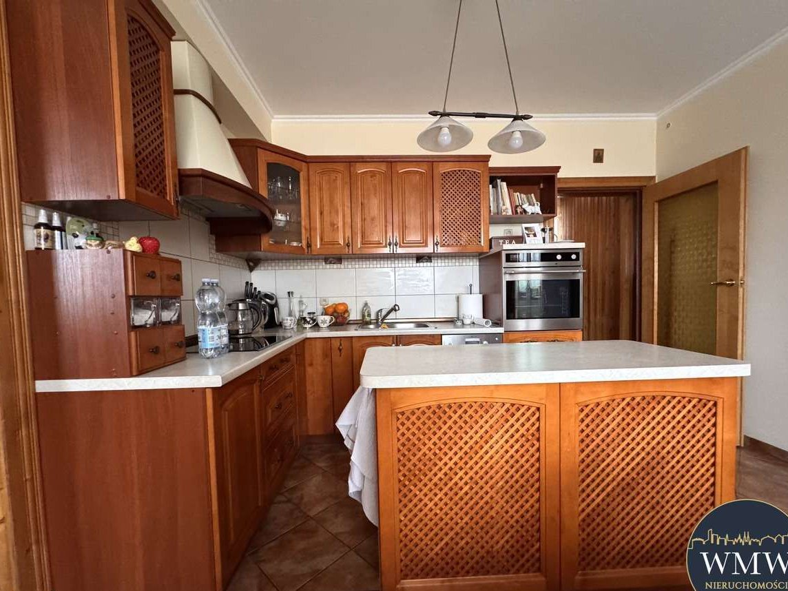 Dom z potencjałem adaptacyjnym |3 kondygnacje + wysoki strych|Czernica