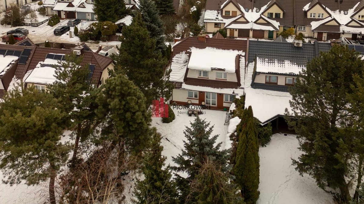 Narożny dom z ogrodem nan działce 545 metrów