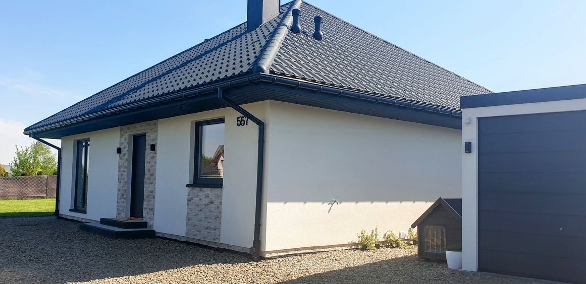 Dom parterowy 90 m2 na działce 900 m2 wraz z garażem- wzorowy stan!