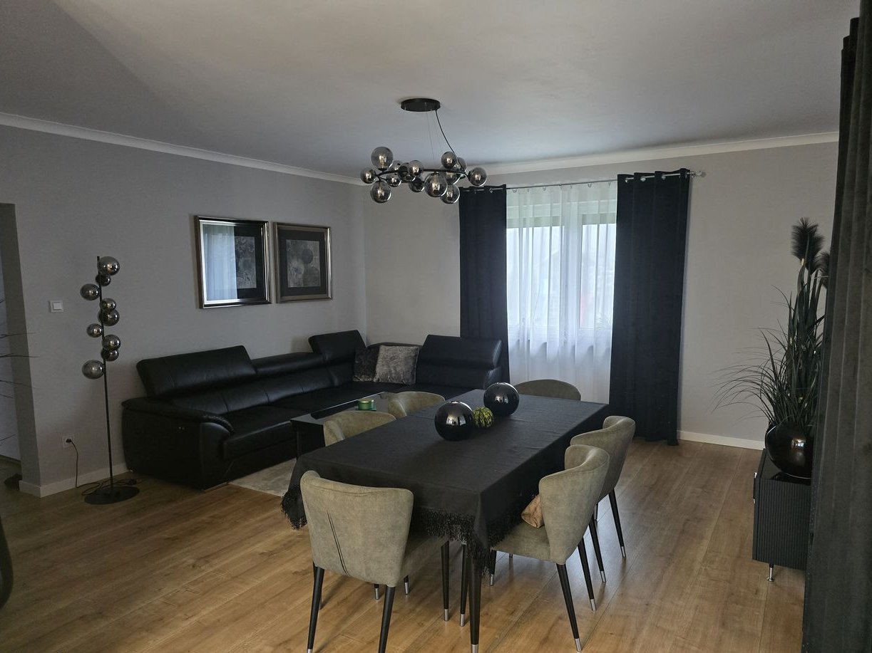 Dom wolnostojacy z ogrodem