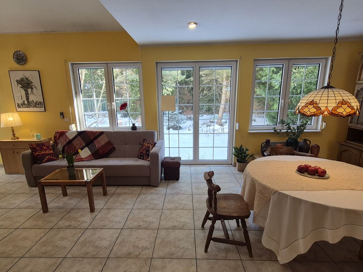 Przestronny dom z ogrodem w Radości w zacisznej okolicy