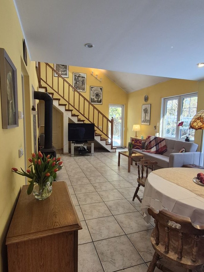 Przestronny dom z ogrodem w Radości w zacisznej okolicy