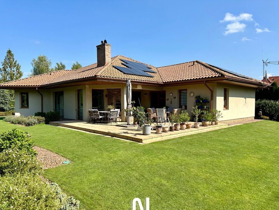 Ekskluzywna parterowa willa z basenem!