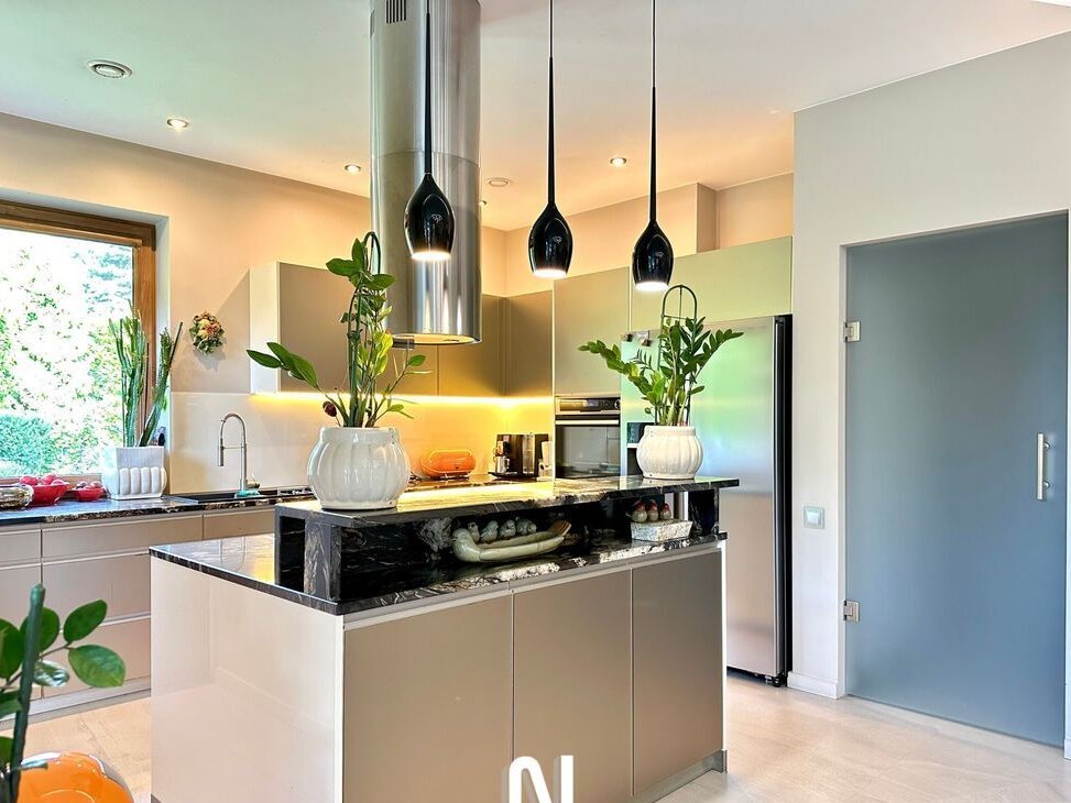 Ekskluzywna parterowa willa z basenem!