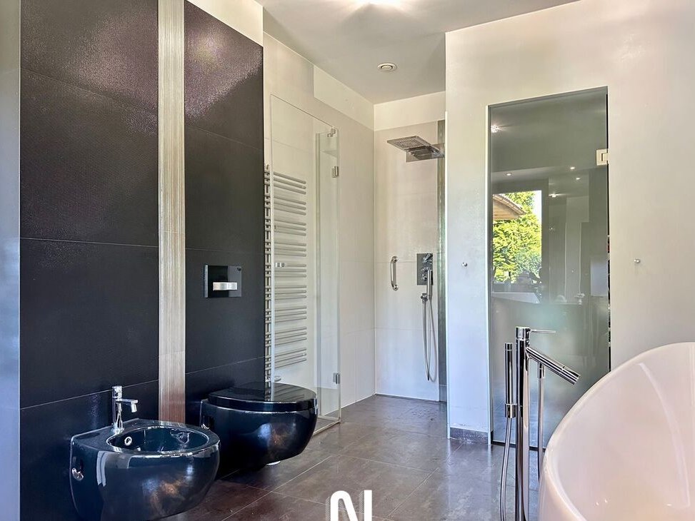 Ekskluzywna parterowa willa z basenem!