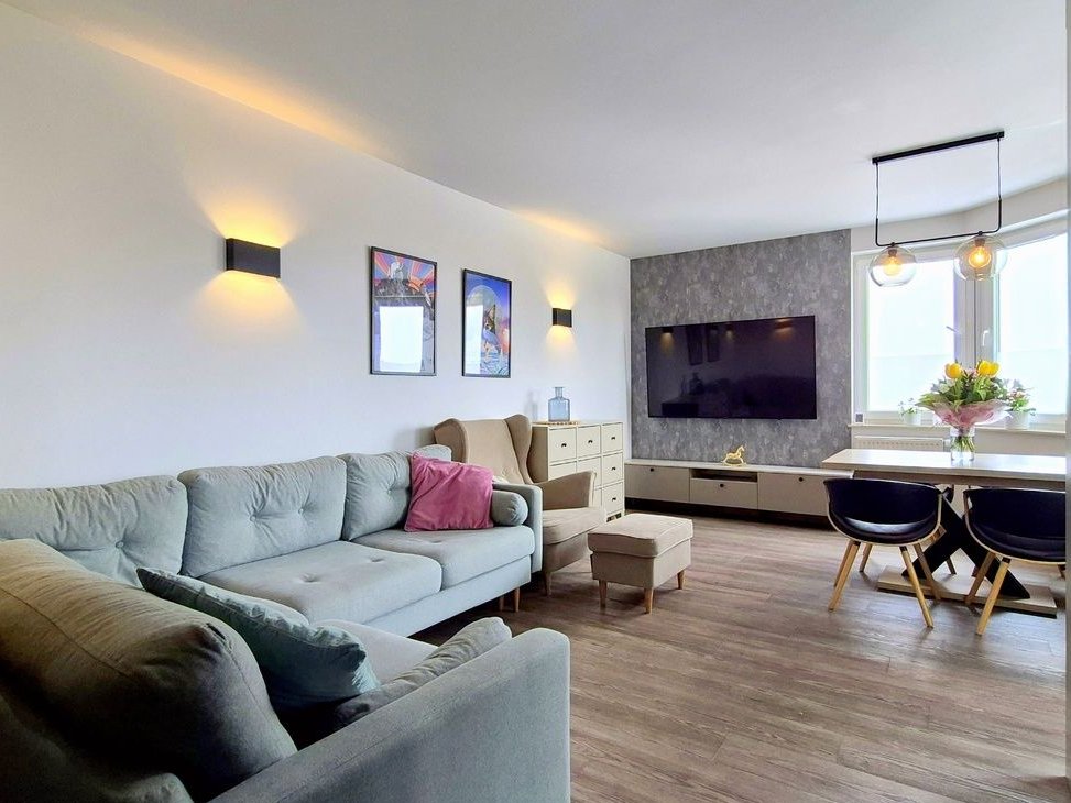 Wysoki standard 71m² + 10m² piwnica os. zamknięte!