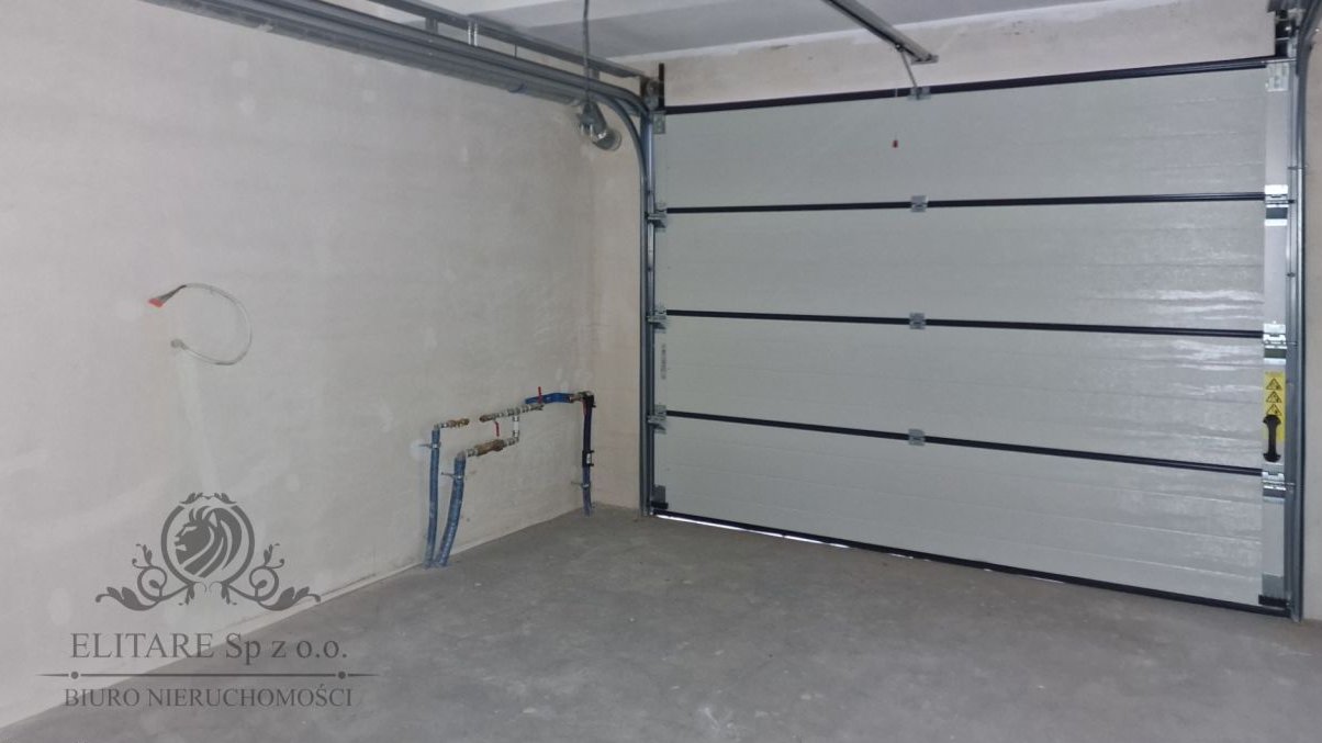 Dom szereg środkowy o pow.130,58m2 na działce 113,