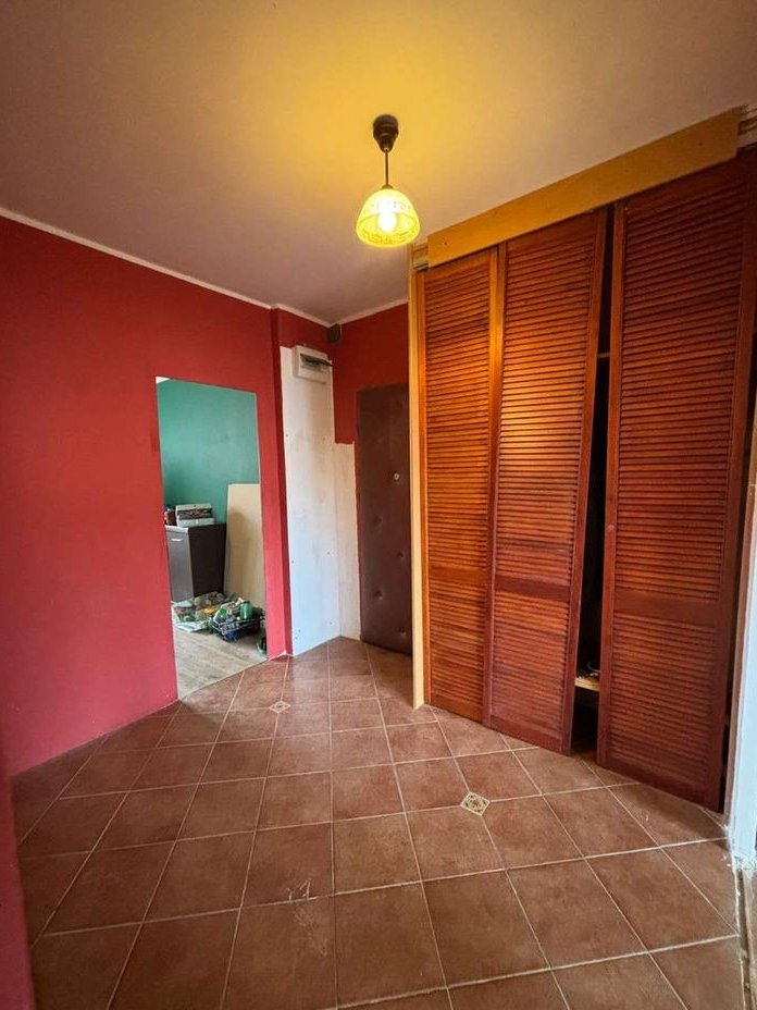 2-pok. 49,72 m² 1 piętro z balkonem – do remontu, ciepłe