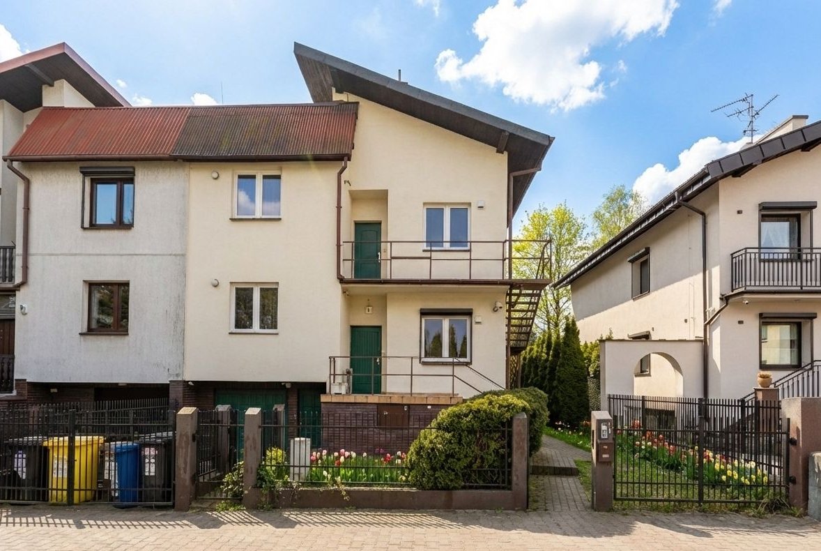 Dom na Jeżycach | Dwa niezależne mieszkania i osobne wejścia | 261 m²