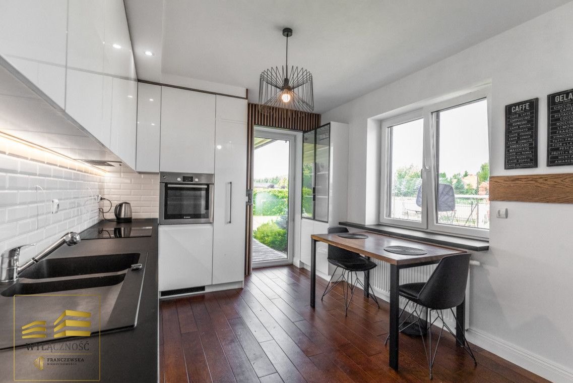 Dom wolnostojący, 5 pokoi, garaż 2 auta Uniszowice