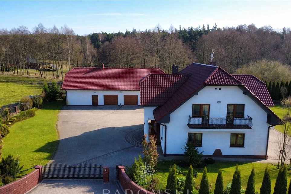 Ekskluzywny dom z pięknym ogrodem pod Kaliszem