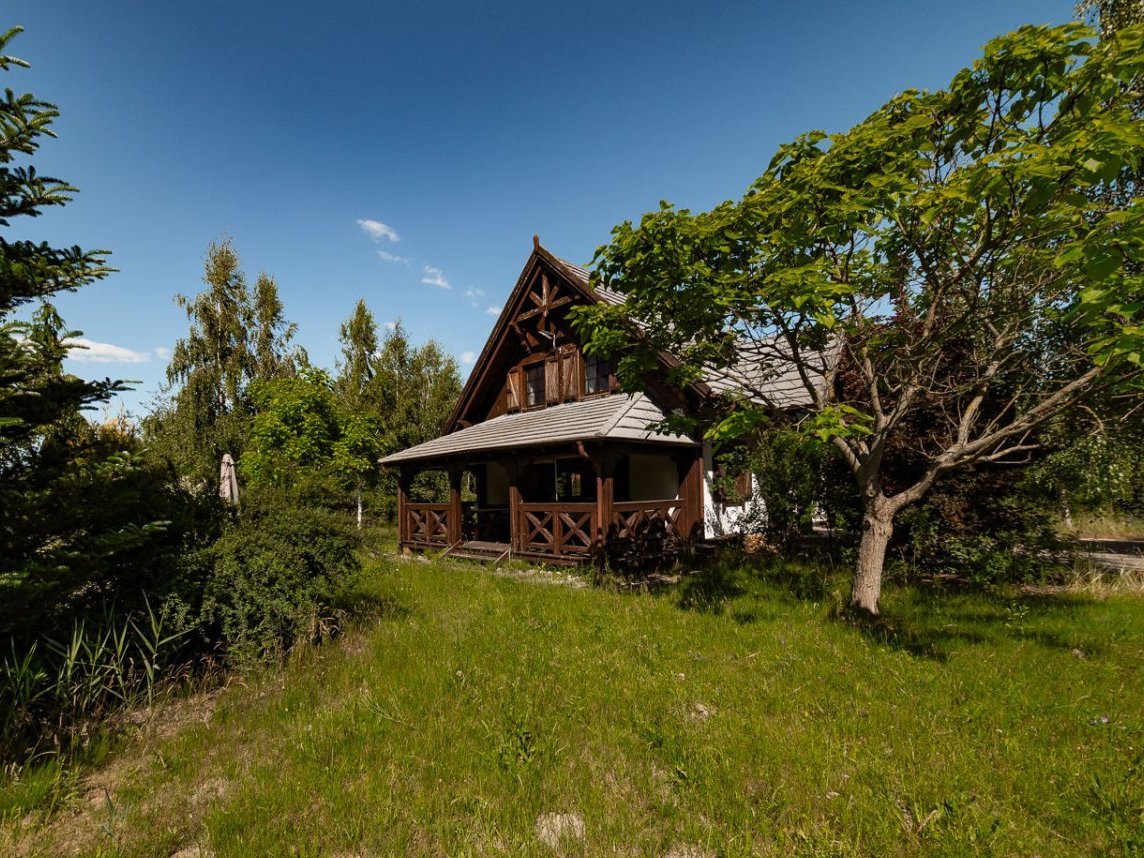 Klimatyczny, 5 pokojowy dom na działce 8664 m2