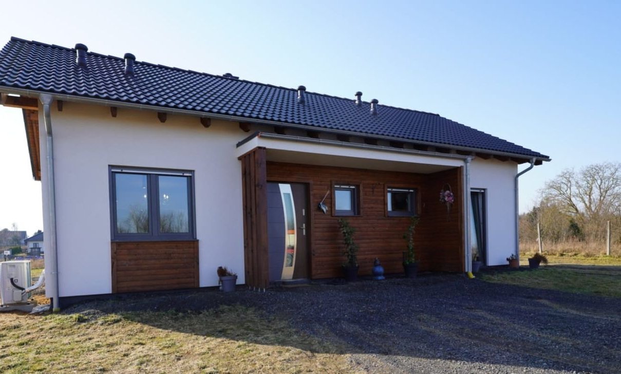 Dom wolnostojący na dużej działce