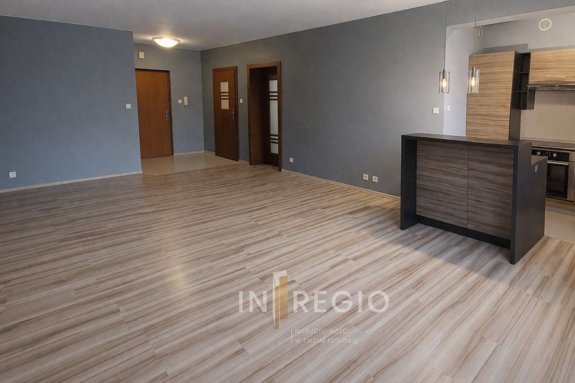 55,5 mkw. (m3) 1 piętro balkon park Abramowskiego