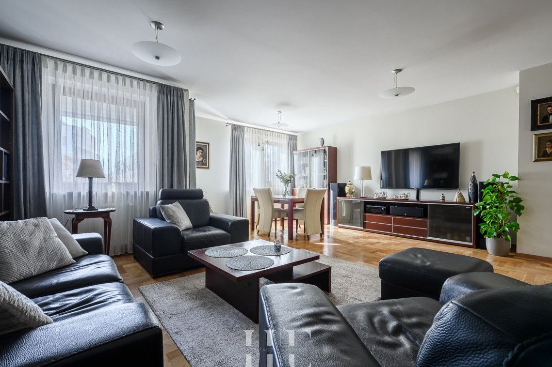 Komfortowe 5 pokoi na Gocławiu | Widok na zieleń