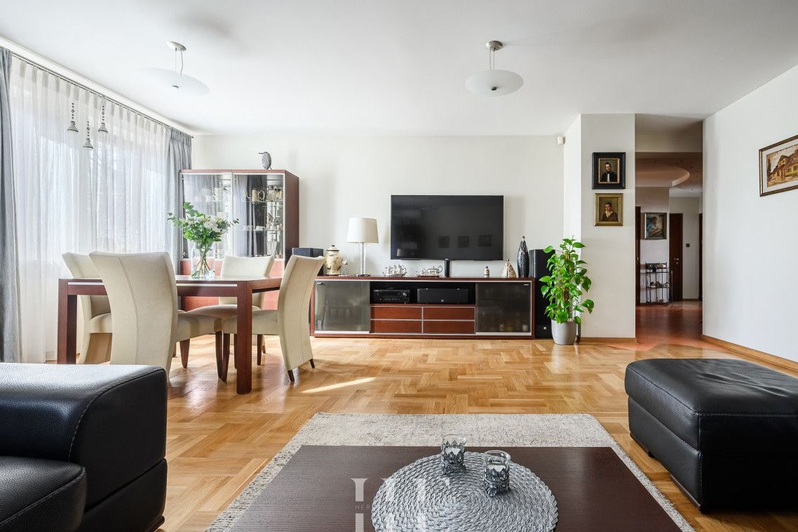 Komfortowe 5 pokoi na Gocławiu | Widok na zieleń