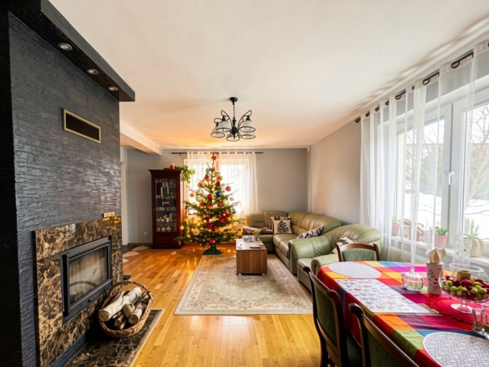 Dom przy ul Gnieźnieńskiej, 120m2, 2 garaże