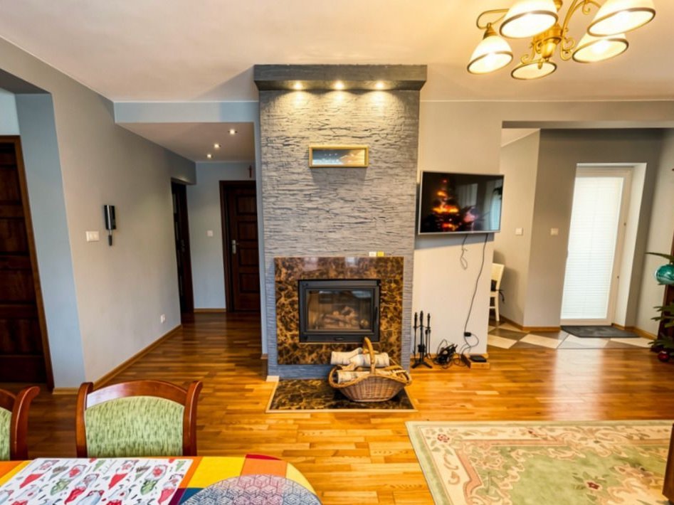 Dom przy ul Gnieźnieńskiej, 120m2, 2 garaże