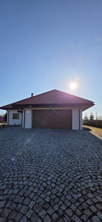 Nowoczesny dom z garażem dwustanowiskowym - Spokojna okolica