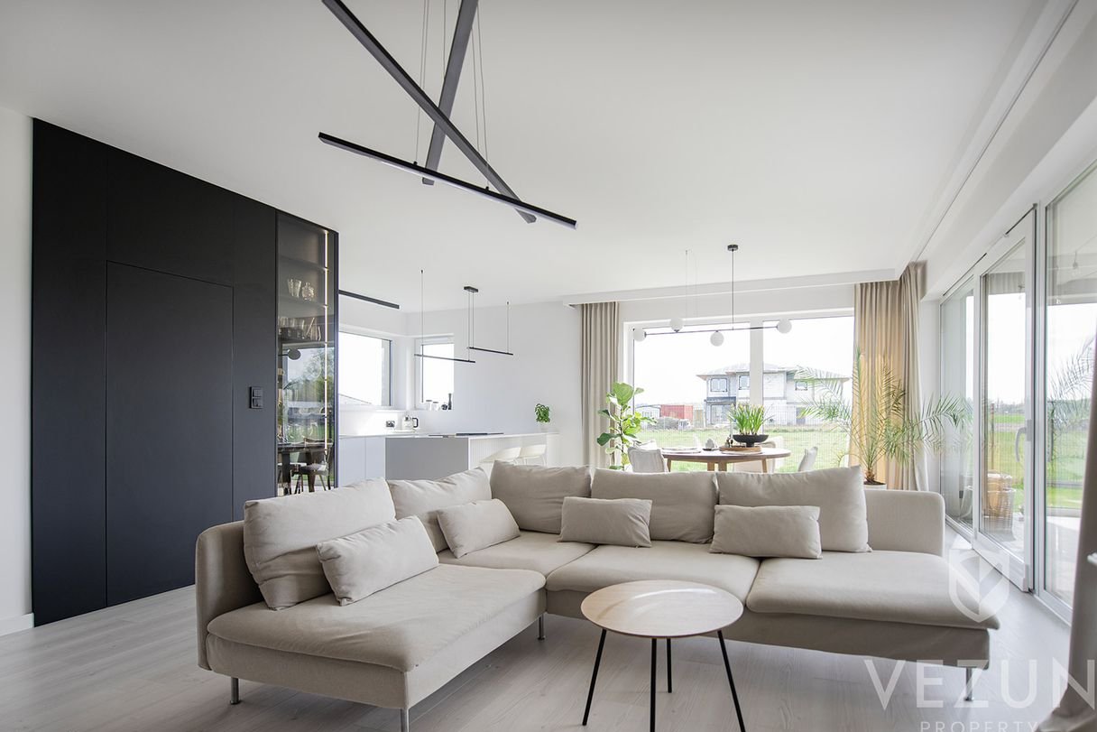 Piękny parterowy dom 202 mkw, 4 pokoje, LUX LUX