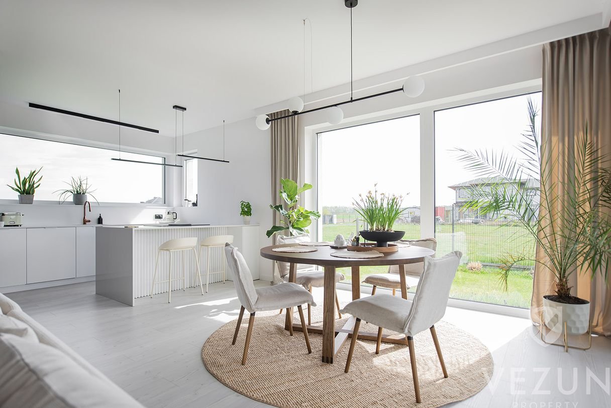 Piękny parterowy dom 202 mkw, 4 pokoje, LUX LUX