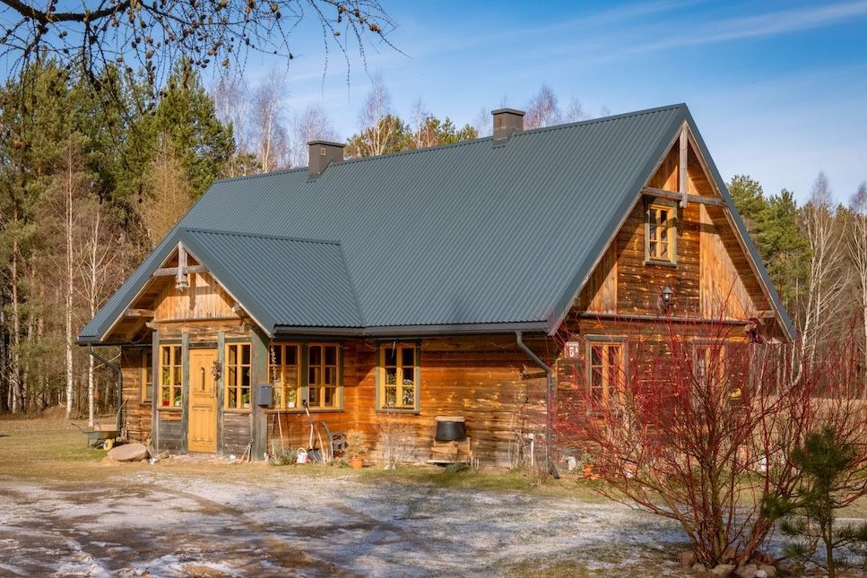 Piękny drewniany dom na atrakcyjnej działce Buda Ruska