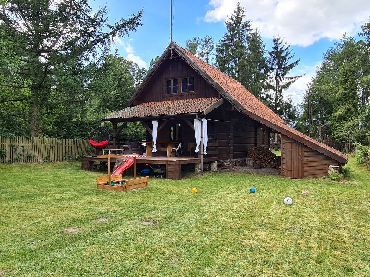 Drewniany dom z bali w sercu południowych Mazur – Wejsuny Ruciane-Nida