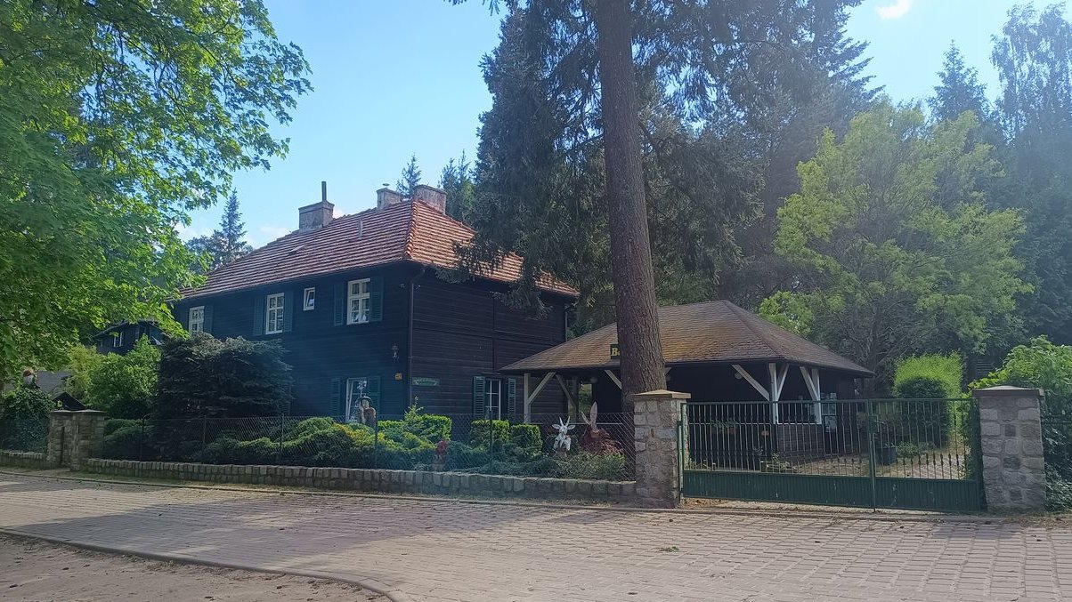 Dom na przepięknie położonej działce przy jeziorze Łagowskim.