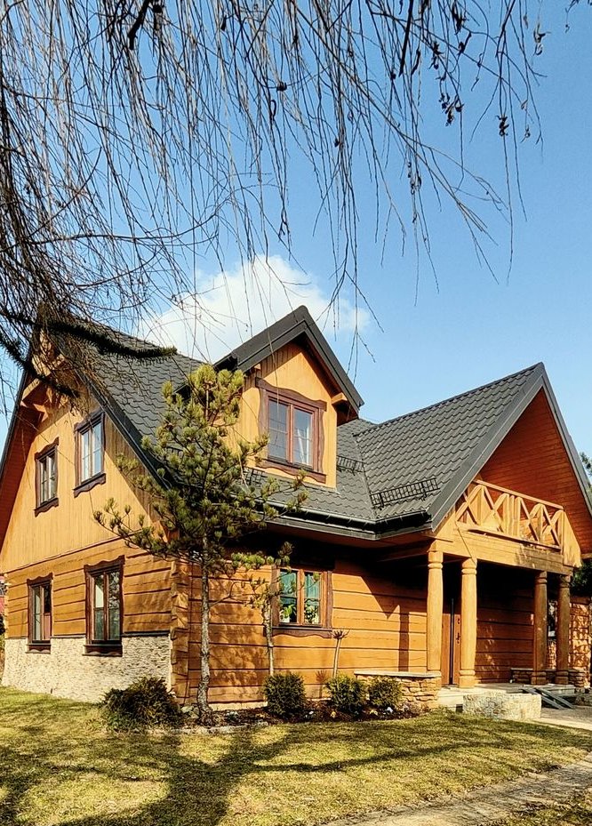 Dom z bali z przepięknym ogrodem