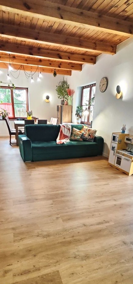 Dom z bali z przepięknym ogrodem